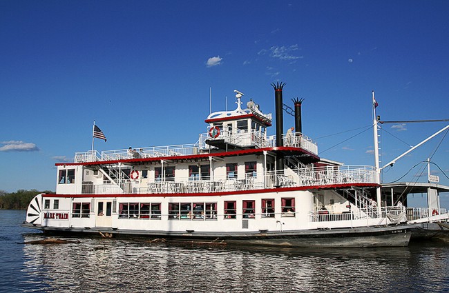 mark twain riverboat hannibal missouri