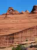 Chasm between Delicate Arch and Viewpoint - Moab, Utah